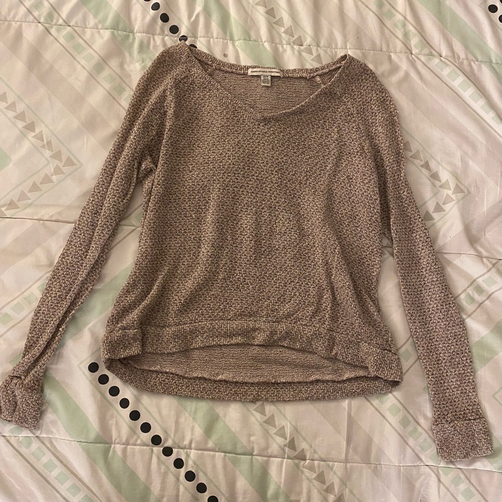 Woman’s American Eagle Outfitters light sweater